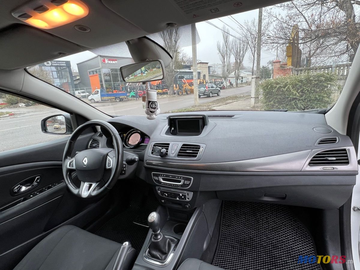2012' Renault Megane photo #4