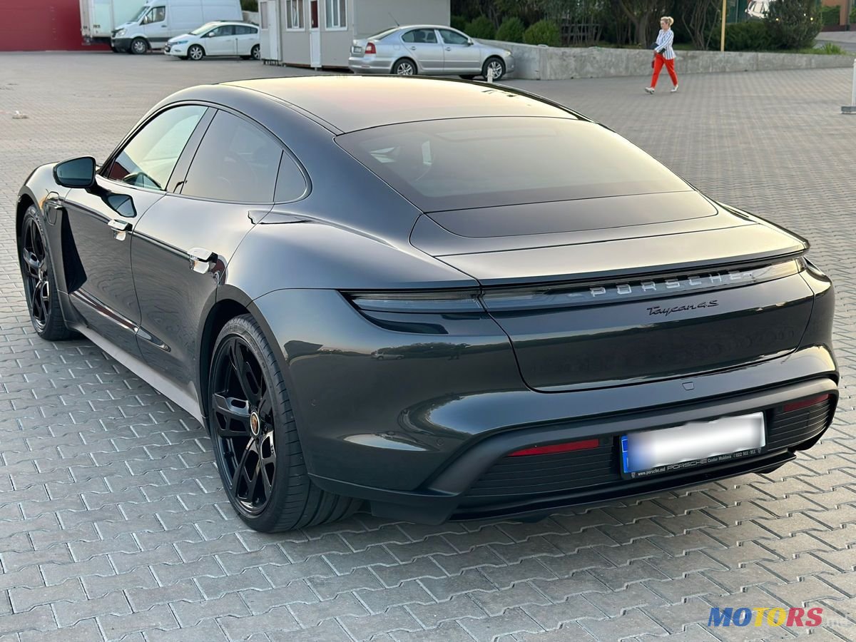 2020' Porsche Taycan photo #6