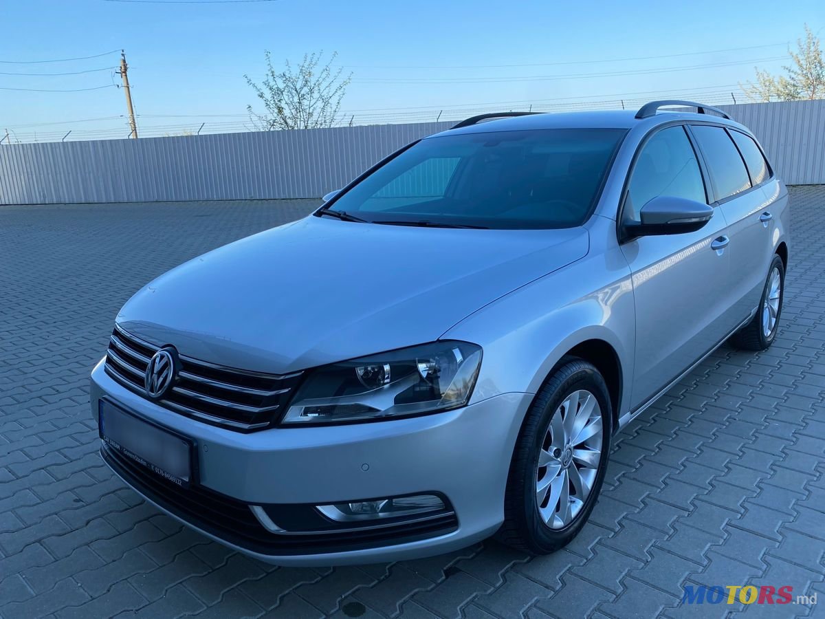2012' Volkswagen Passat photo #2
