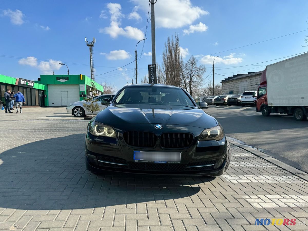 2013' BMW 5 Series photo #1