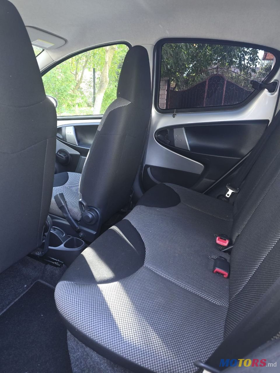 2012' Toyota Aygo photo #6