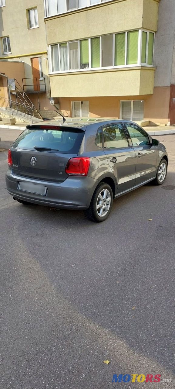 2011' Volkswagen Polo photo #5