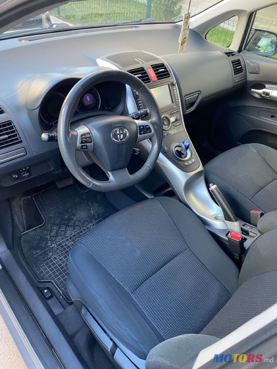 2010' Toyota Auris photo #5