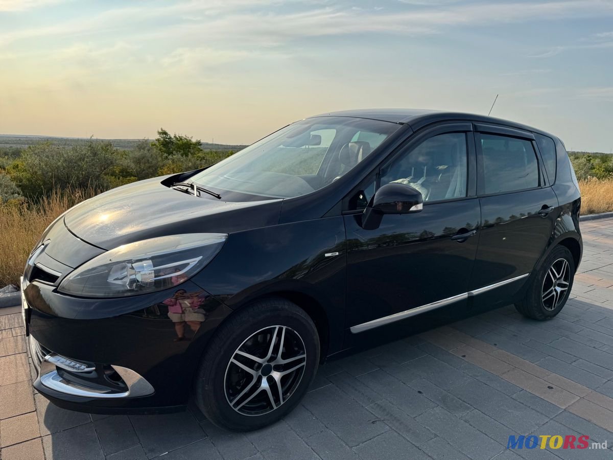 2014' Renault Scenic photo #5