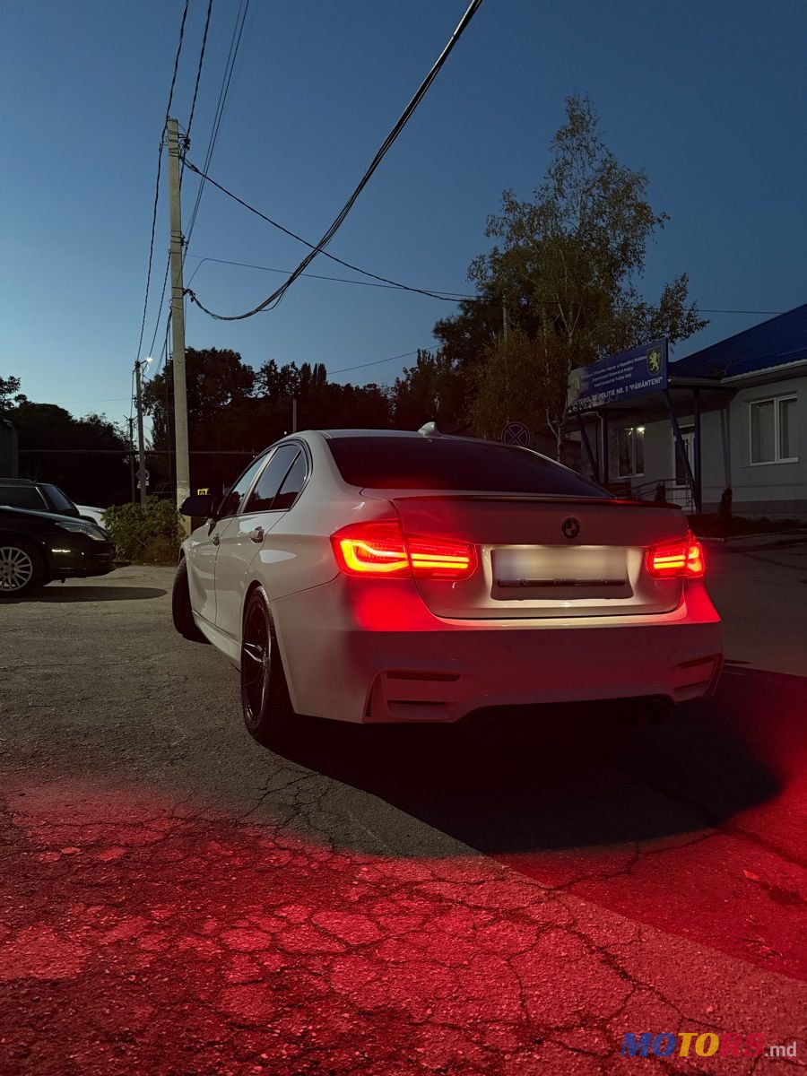 2012' BMW 3 Series photo #3