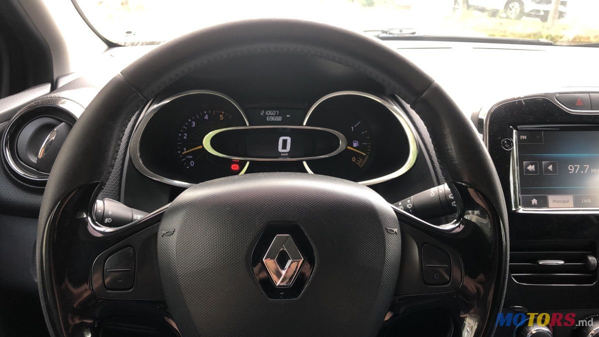 2013' Renault Clio photo #6