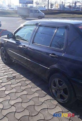 1995' Volkswagen Vento photo #1