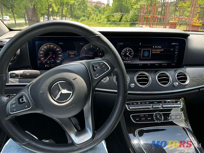 2017' Mercedes-Benz E Класс photo #5