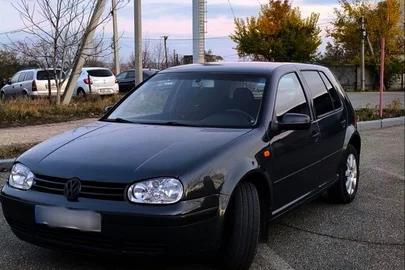 2000' Volkswagen Golf