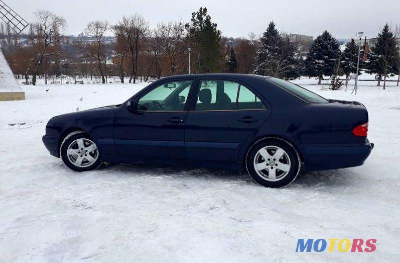 2000' Mercedes-Benz E photo #1