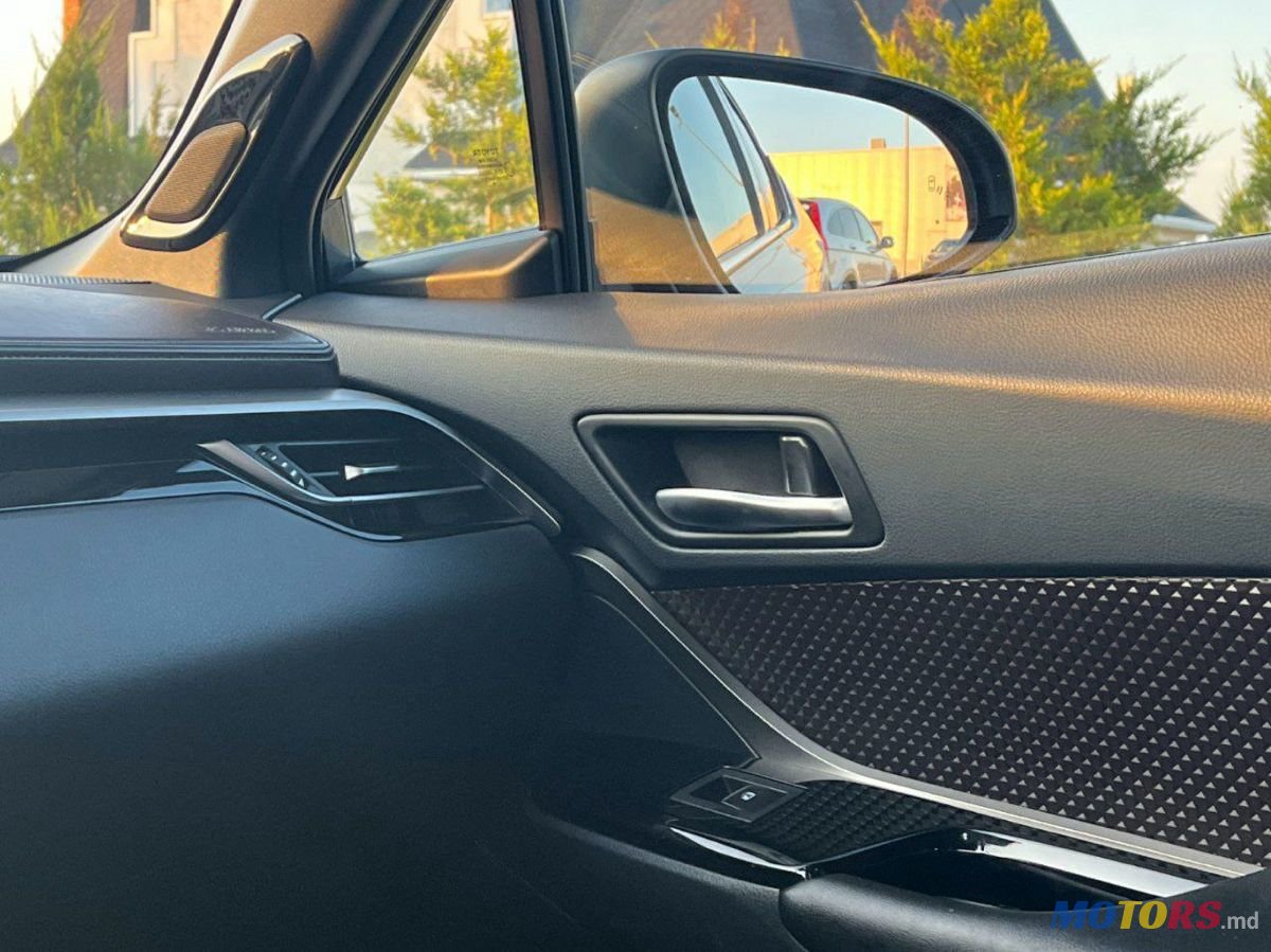 2018' Toyota C-HR photo #5