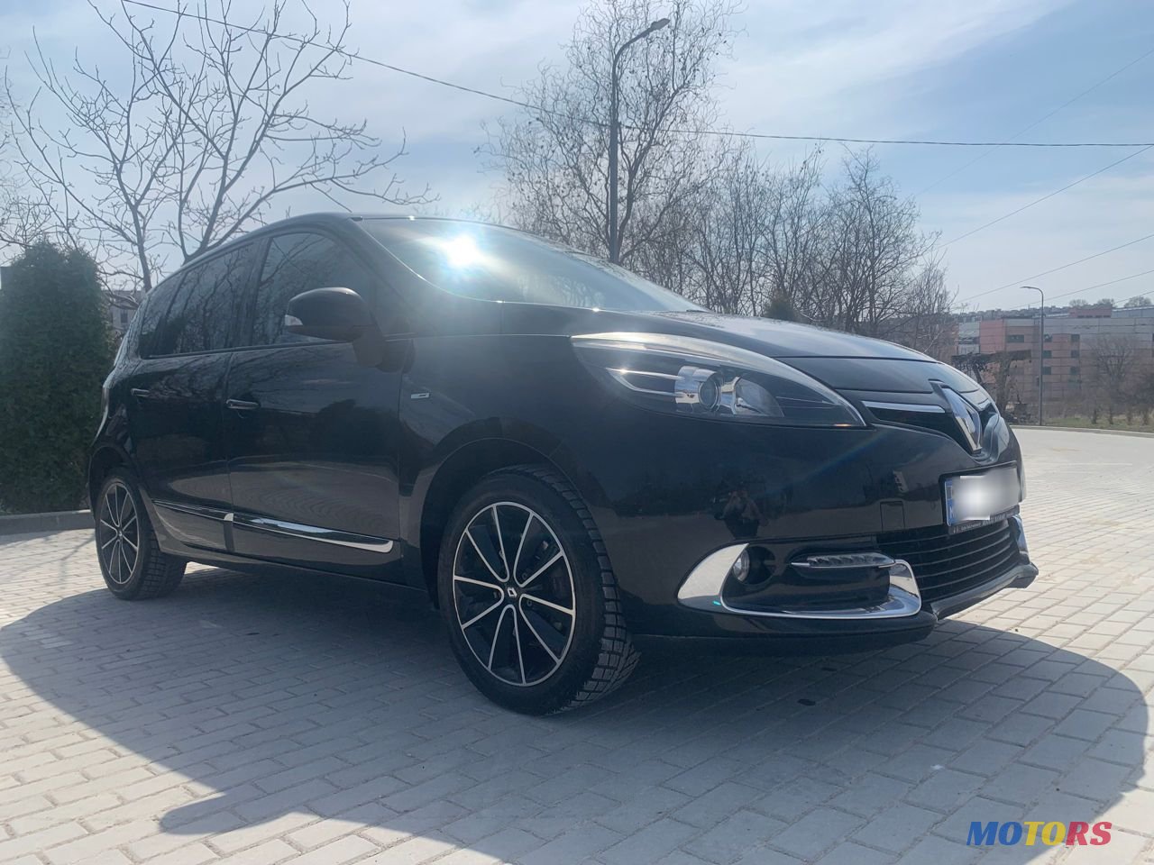 2013' Renault Scenic photo #2