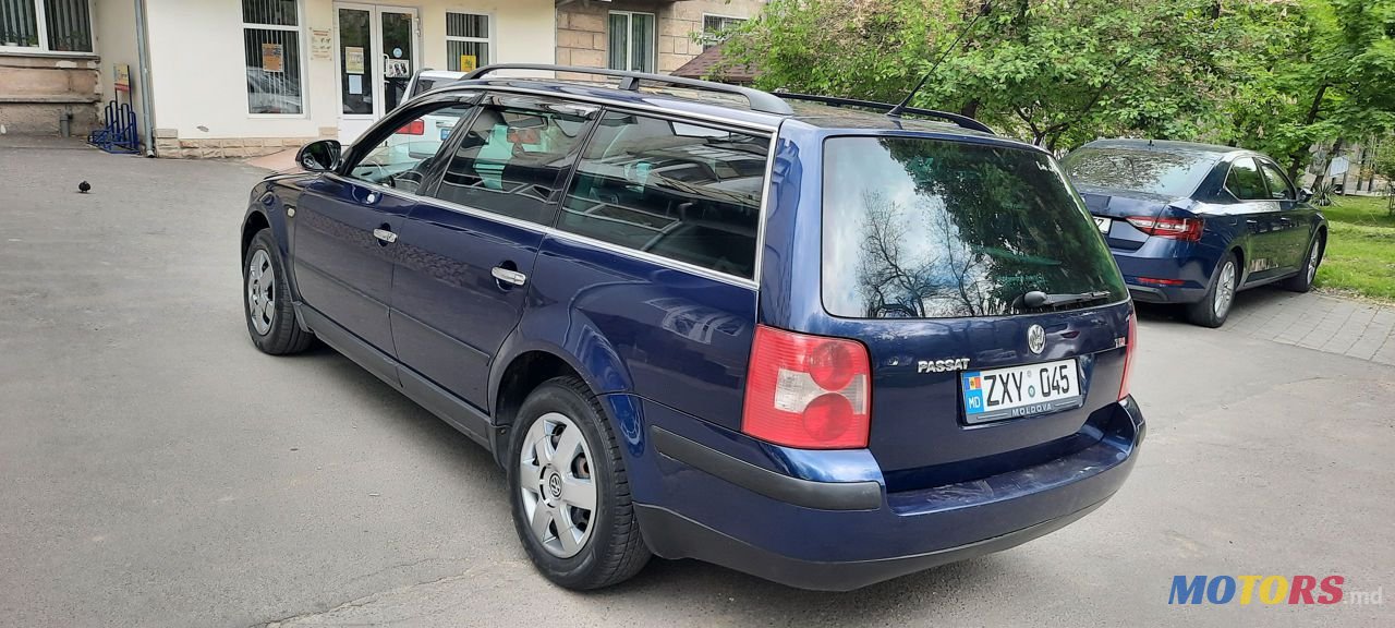 2005' Volkswagen Passat photo #5