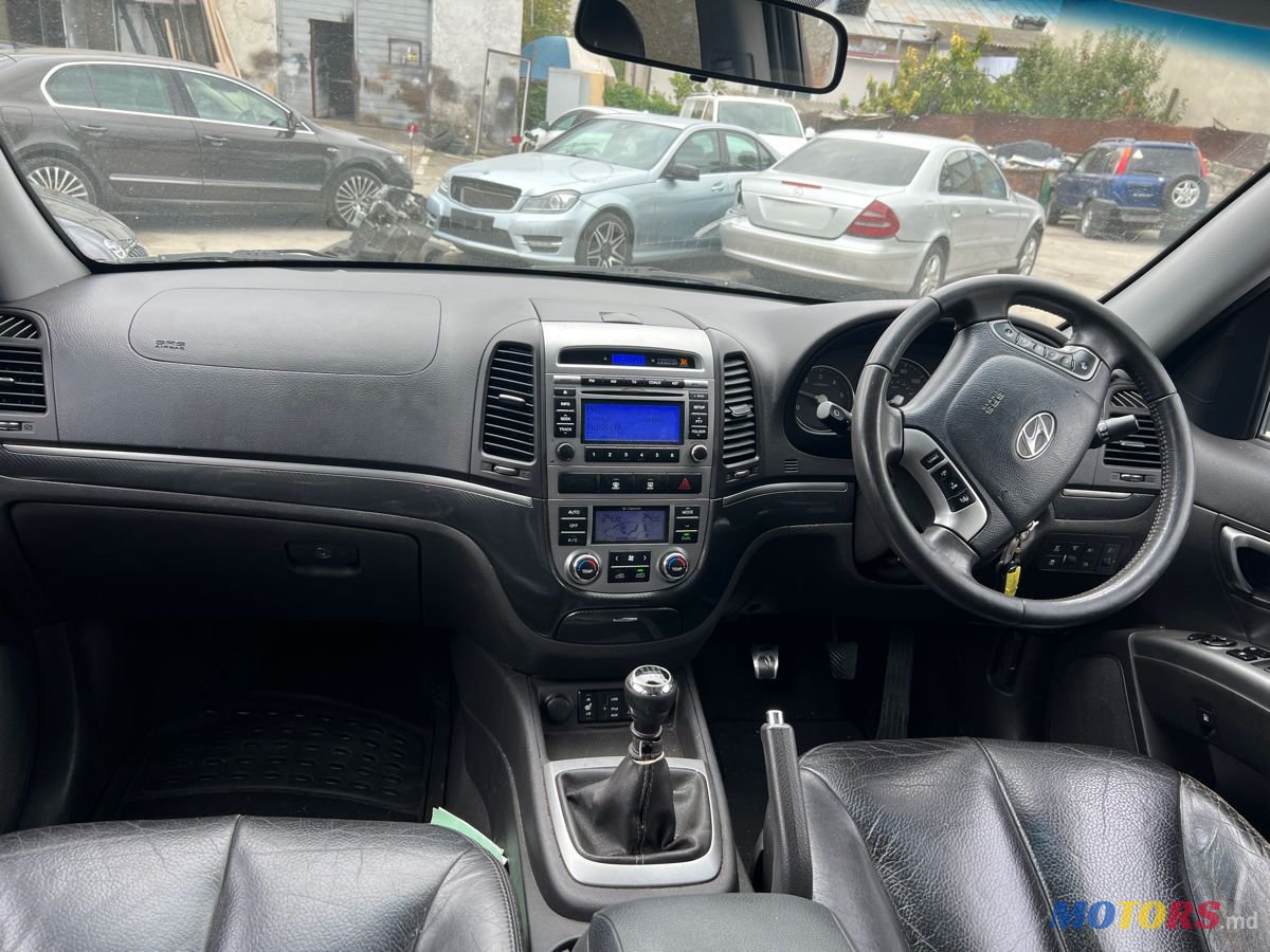 2010' Hyundai Santa Fe photo #5