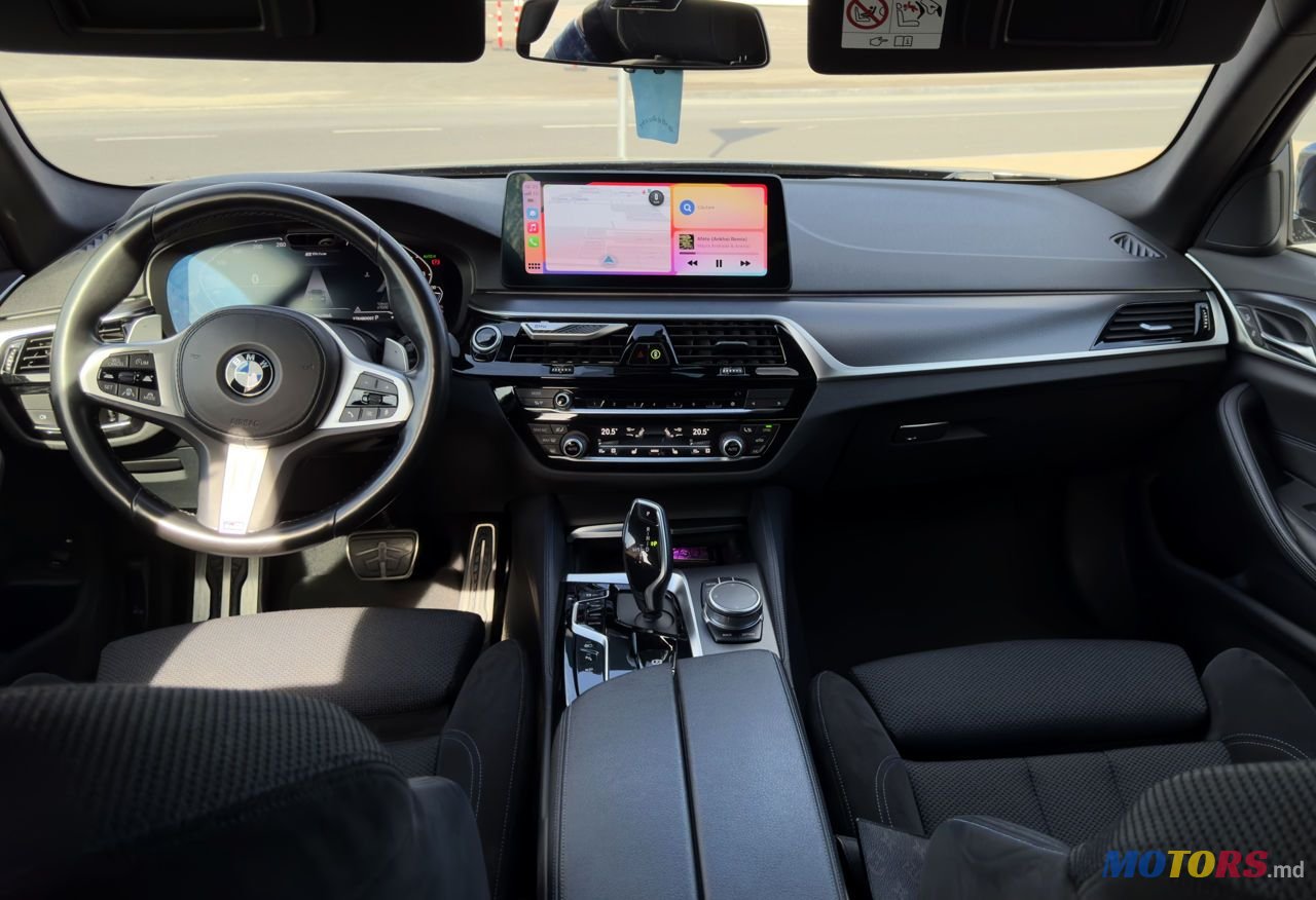 2020' BMW 5 Series photo #6