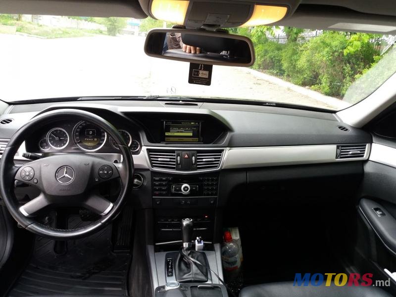 2011' Mercedes-Benz E-Class photo #3