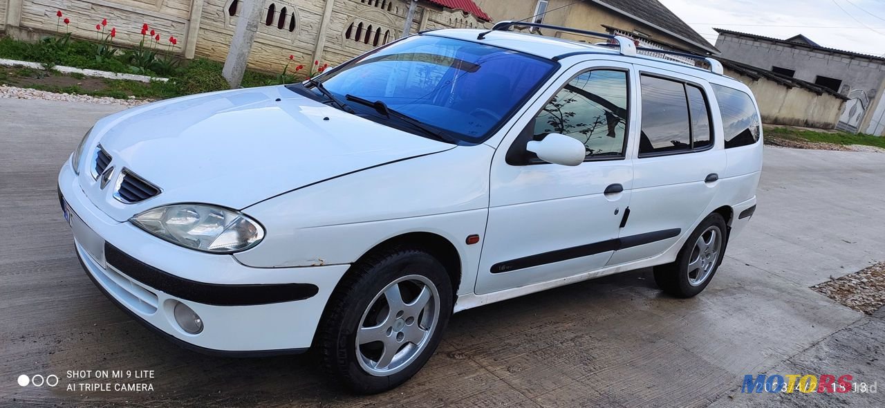 2001' Renault Megane photo #2