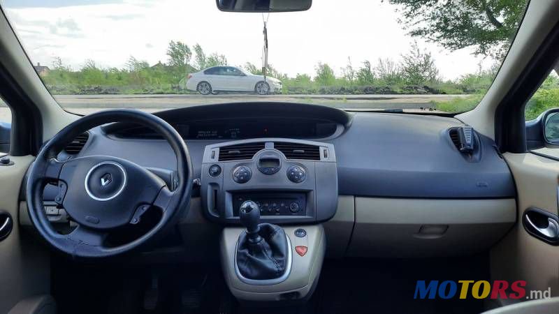 2006' Renault Grand Scenic photo #6