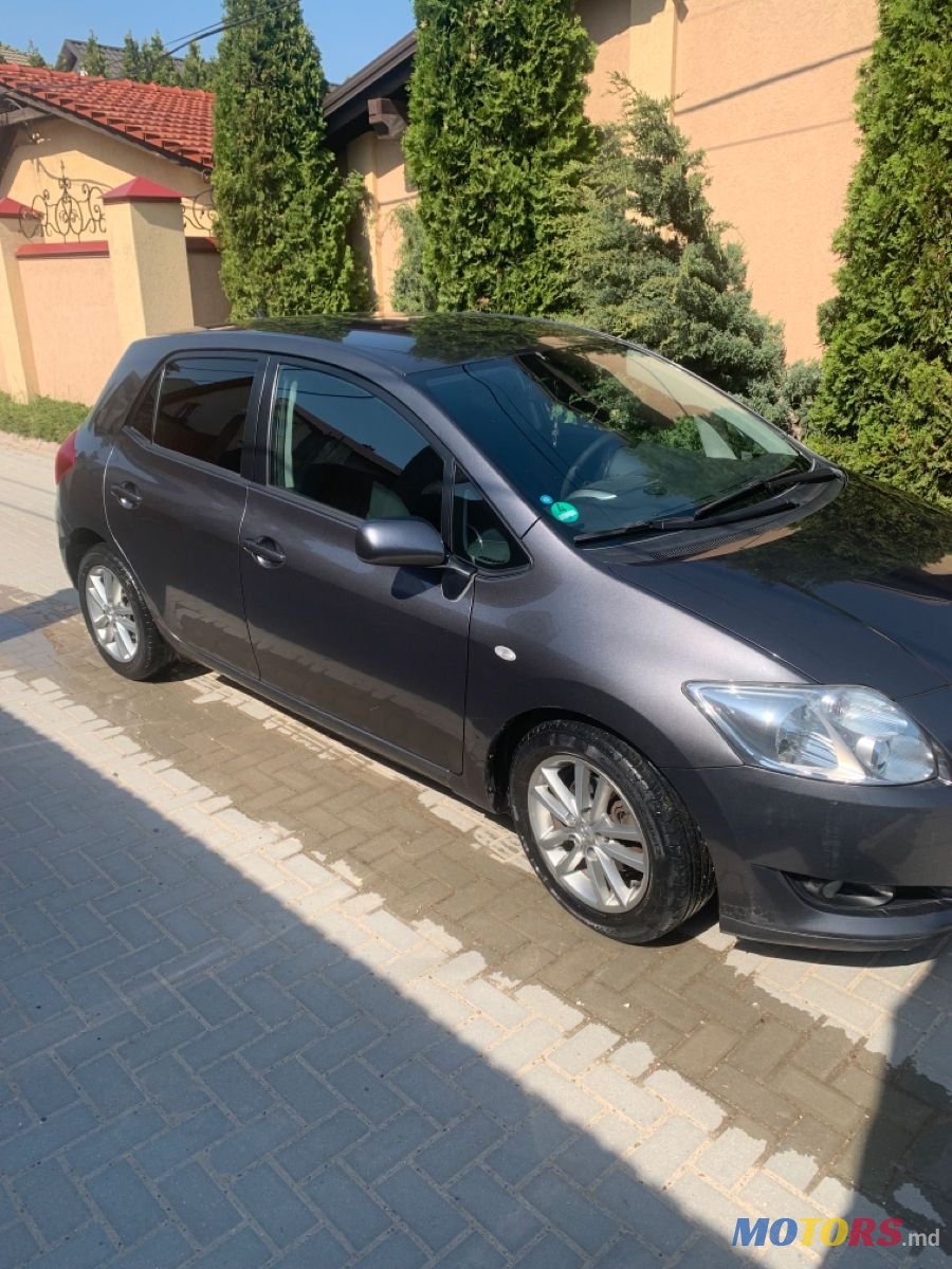 2009' Toyota Auris photo #2
