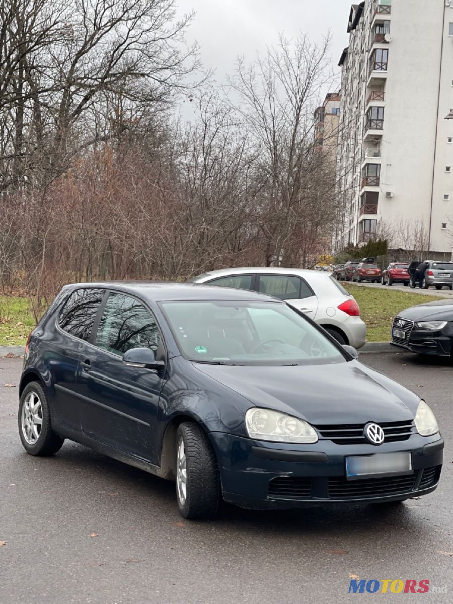 2004' Volkswagen Golf photo #3