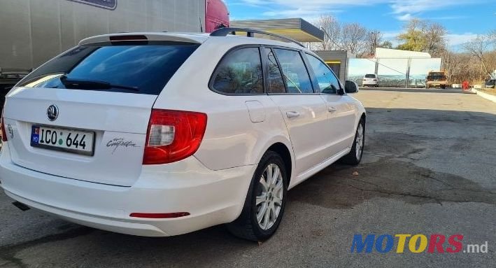 2011' Skoda Superb photo #3