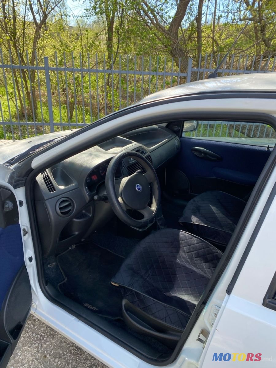 2004' Fiat Punto photo #3