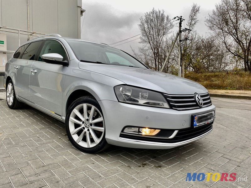 2012' Volkswagen Passat photo #3