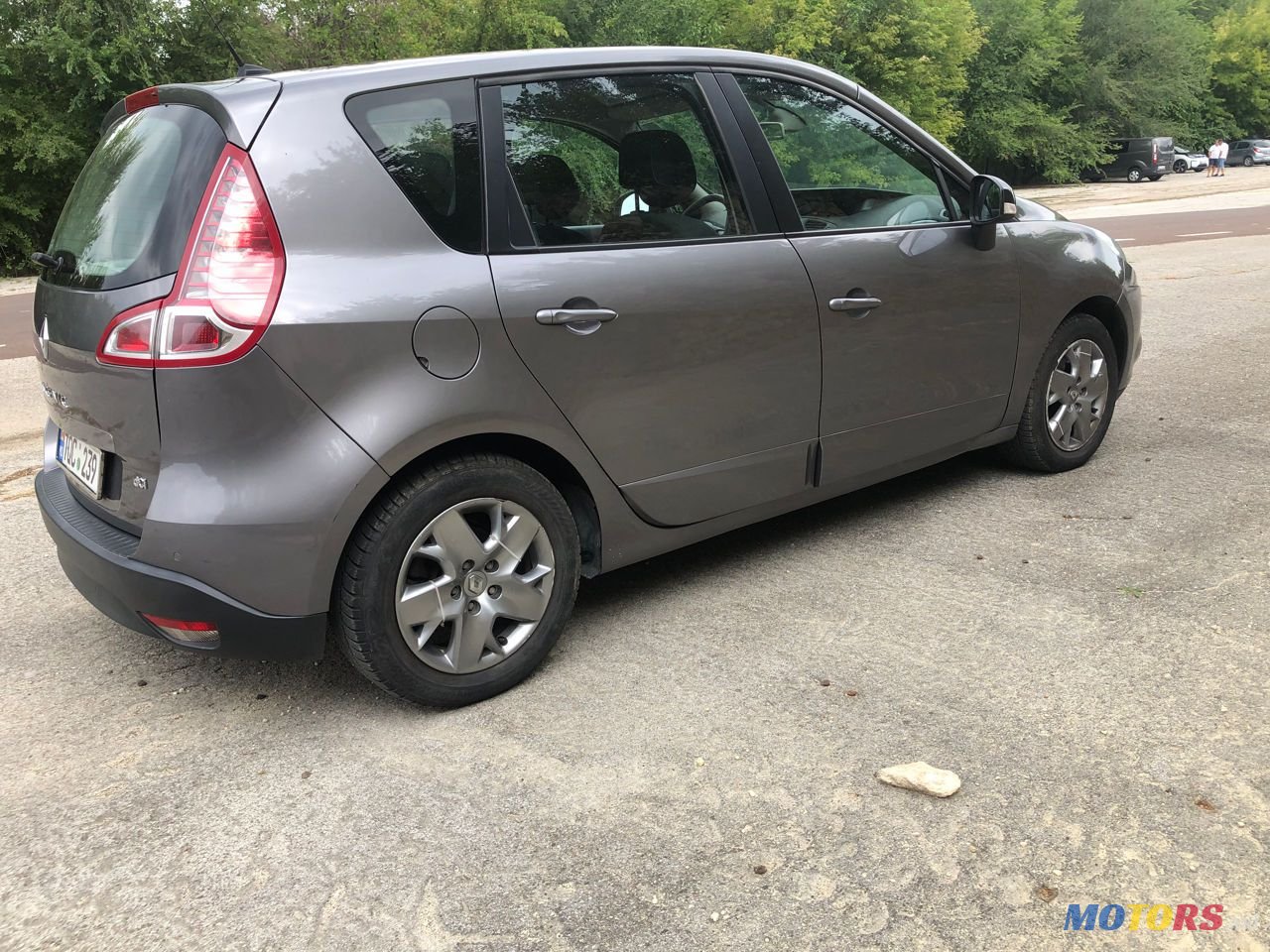 2011' Renault Scenic photo #3