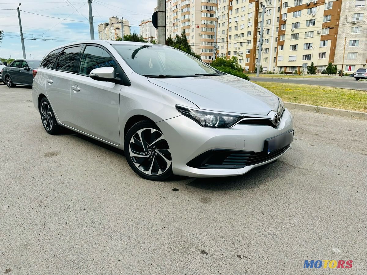 2015' Toyota Auris photo #1