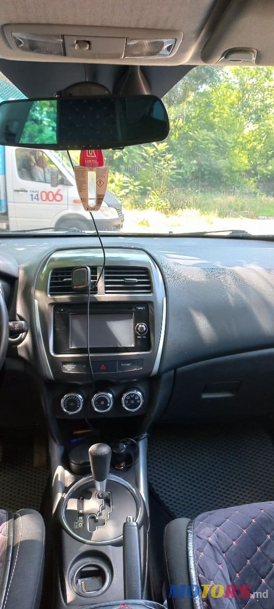 2013' Mitsubishi ASX photo #5