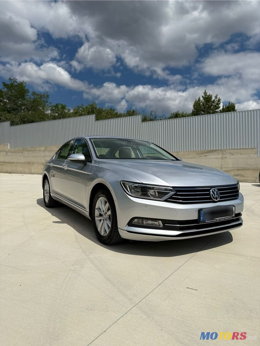 2019' Volkswagen Passat photo #1