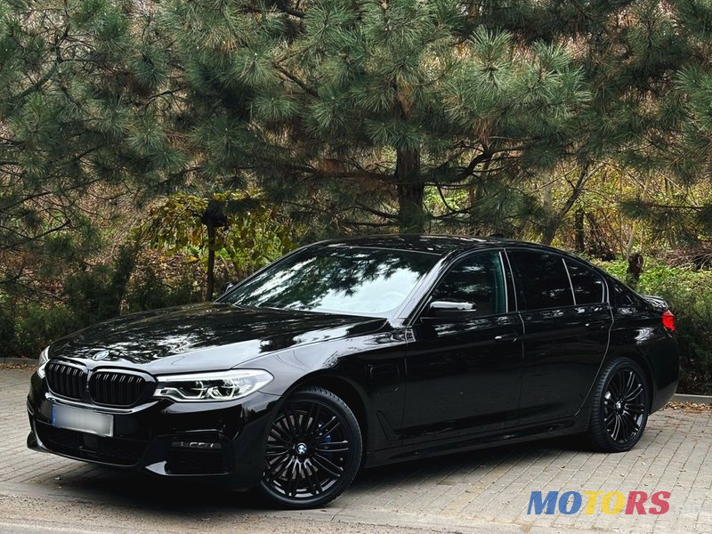 2020' BMW 5 Series photo #2