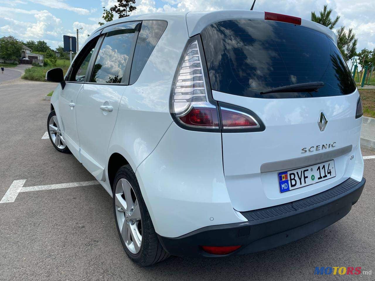 2014' Renault Scenic photo #3