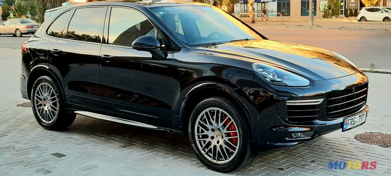 2017' Porsche Cayenne photo #3