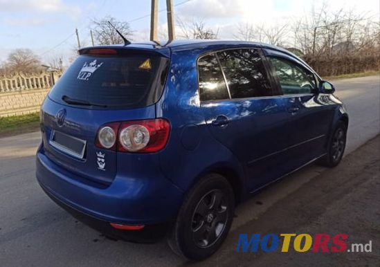 2005' Volkswagen Golf photo #5