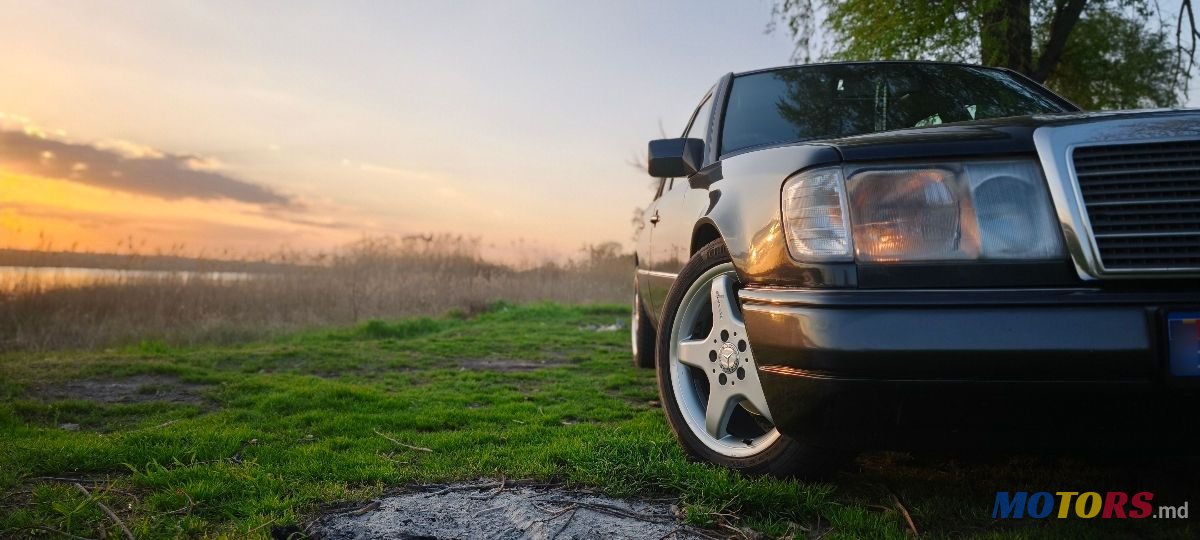 1993' Mercedes-Benz E-Class photo #1