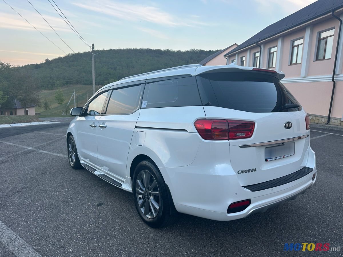 2018' Kia Carnival photo #5