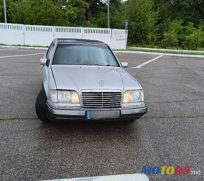 1994' Mercedes-Benz E-Class photo #2