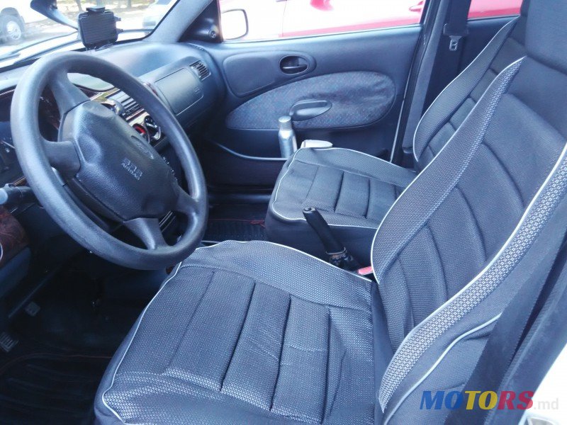 1997' Ford Escort photo #3