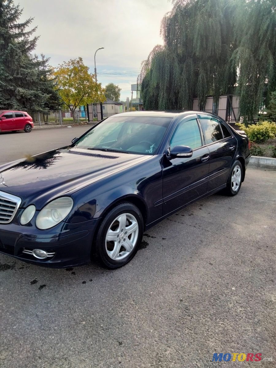 2008' Mercedes-Benz E Класс photo #3