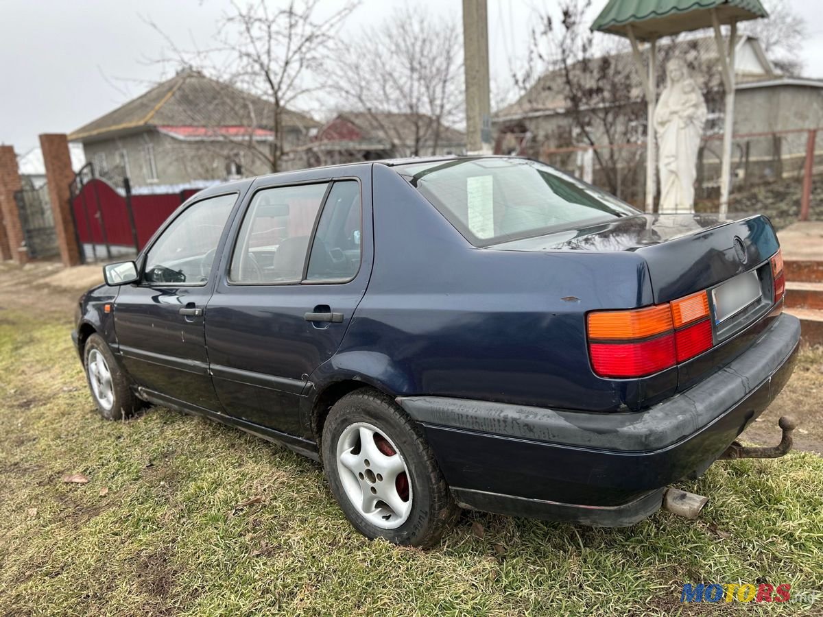 1994' Volkswagen Vento photo #6