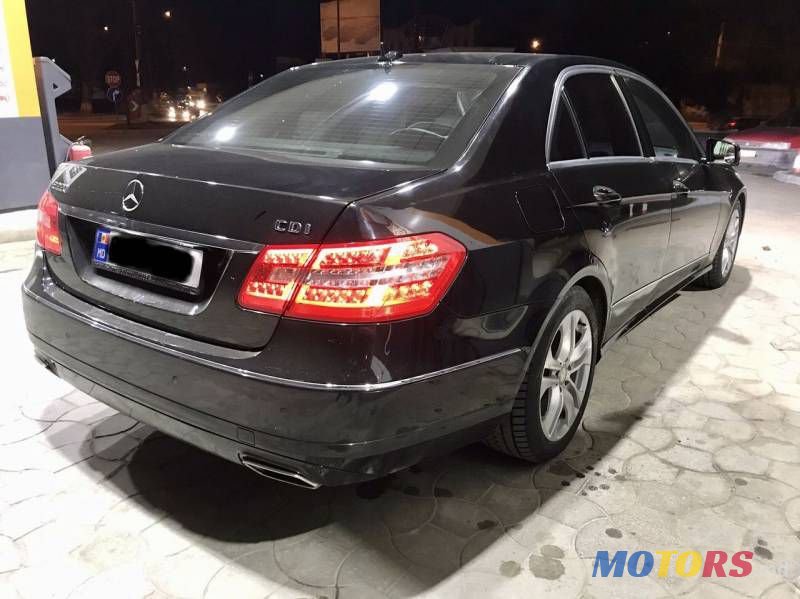 2012' Mercedes-Benz E photo #2