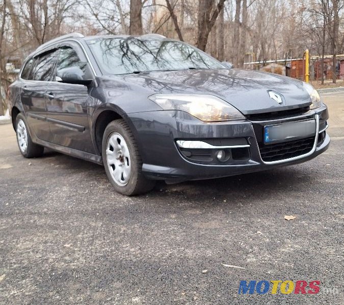 2011' Renault Laguna photo #2