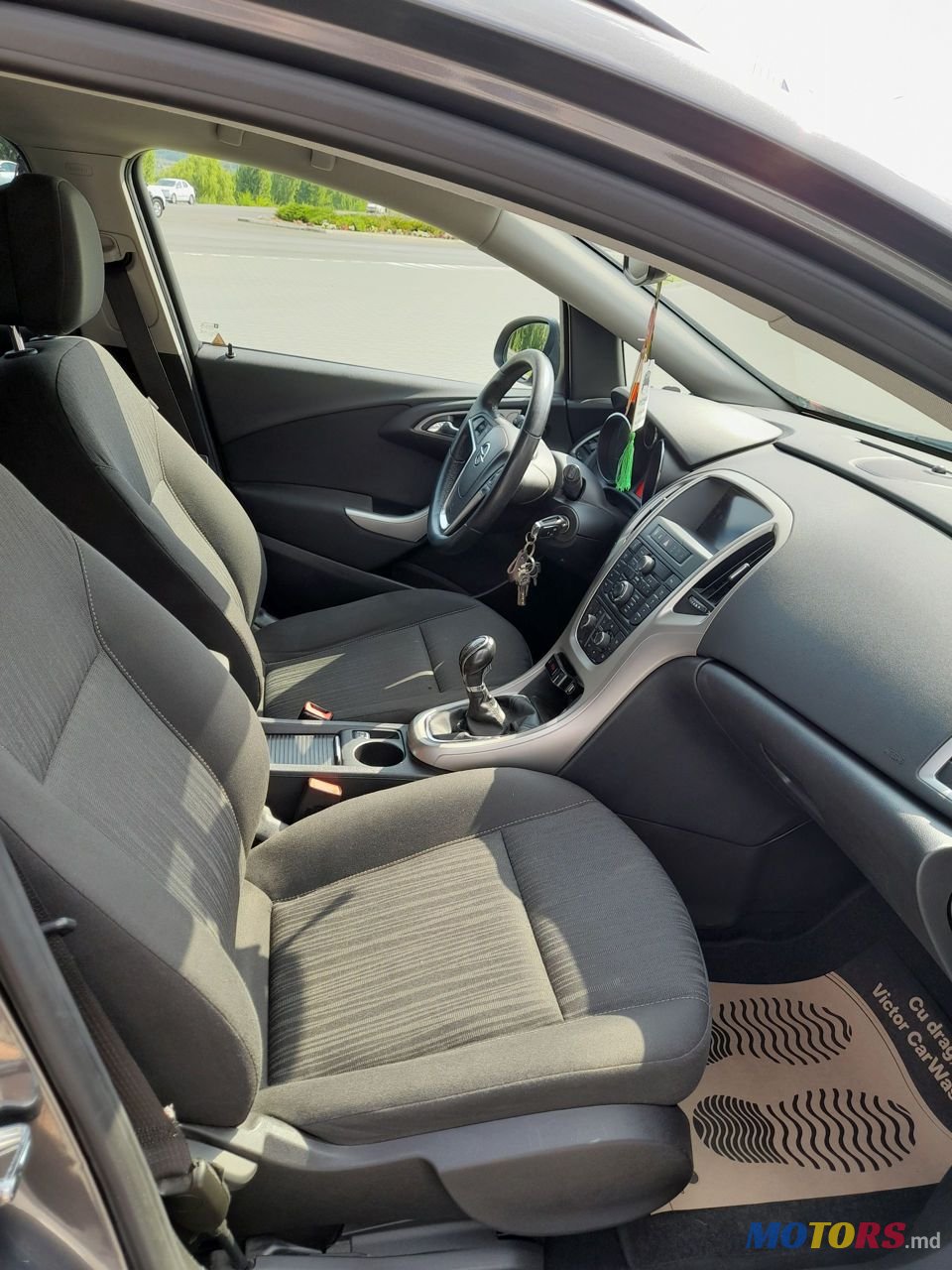 2011' Opel Astra photo #4