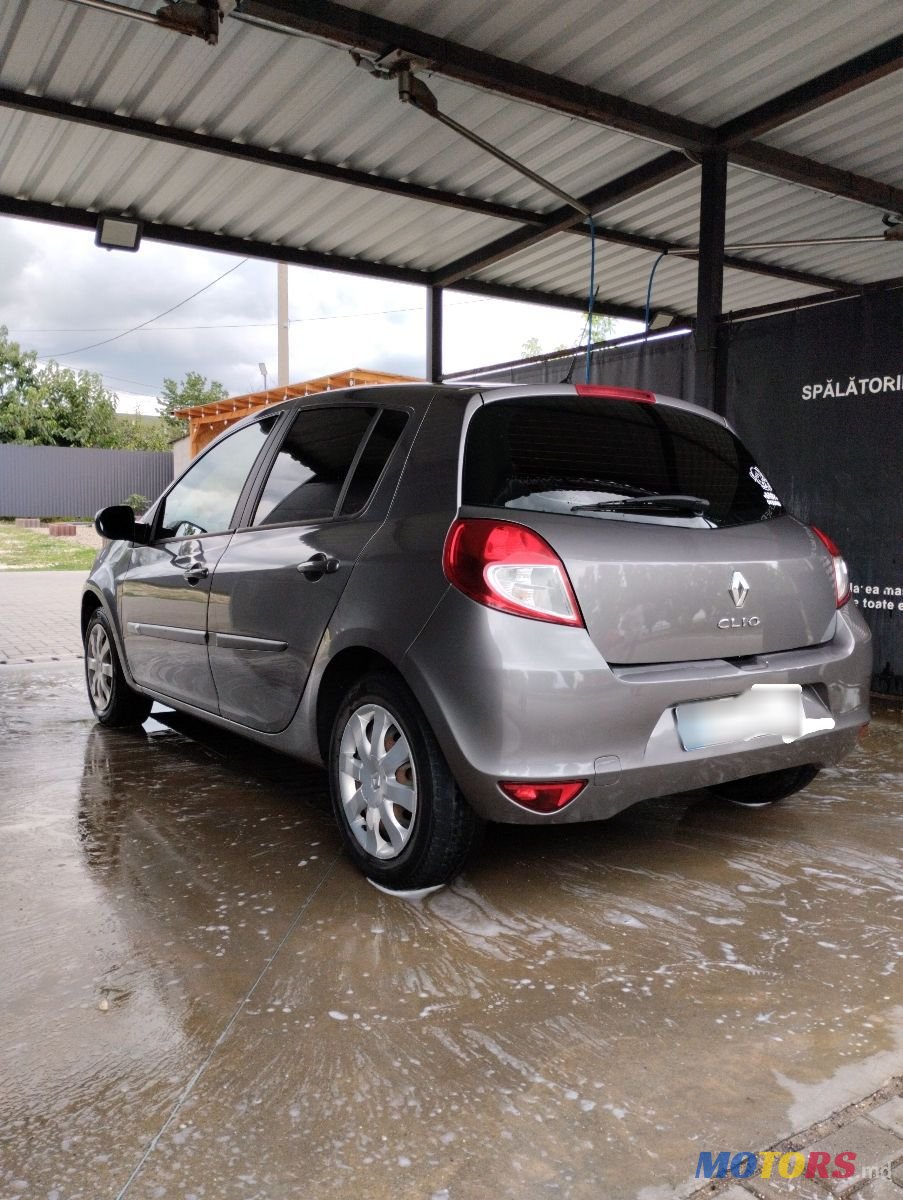 2012' Renault Clio photo #4