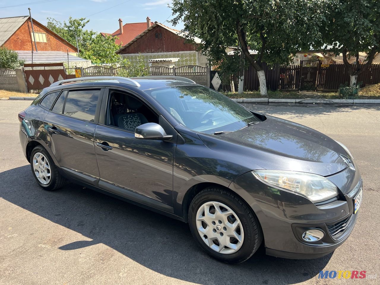 2012' Renault Megane photo #3