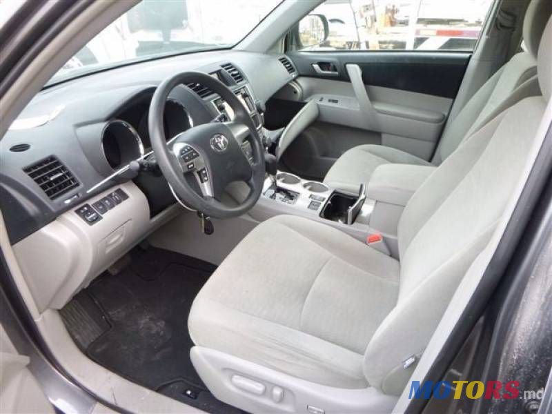 2013' Toyota Highlander photo #4