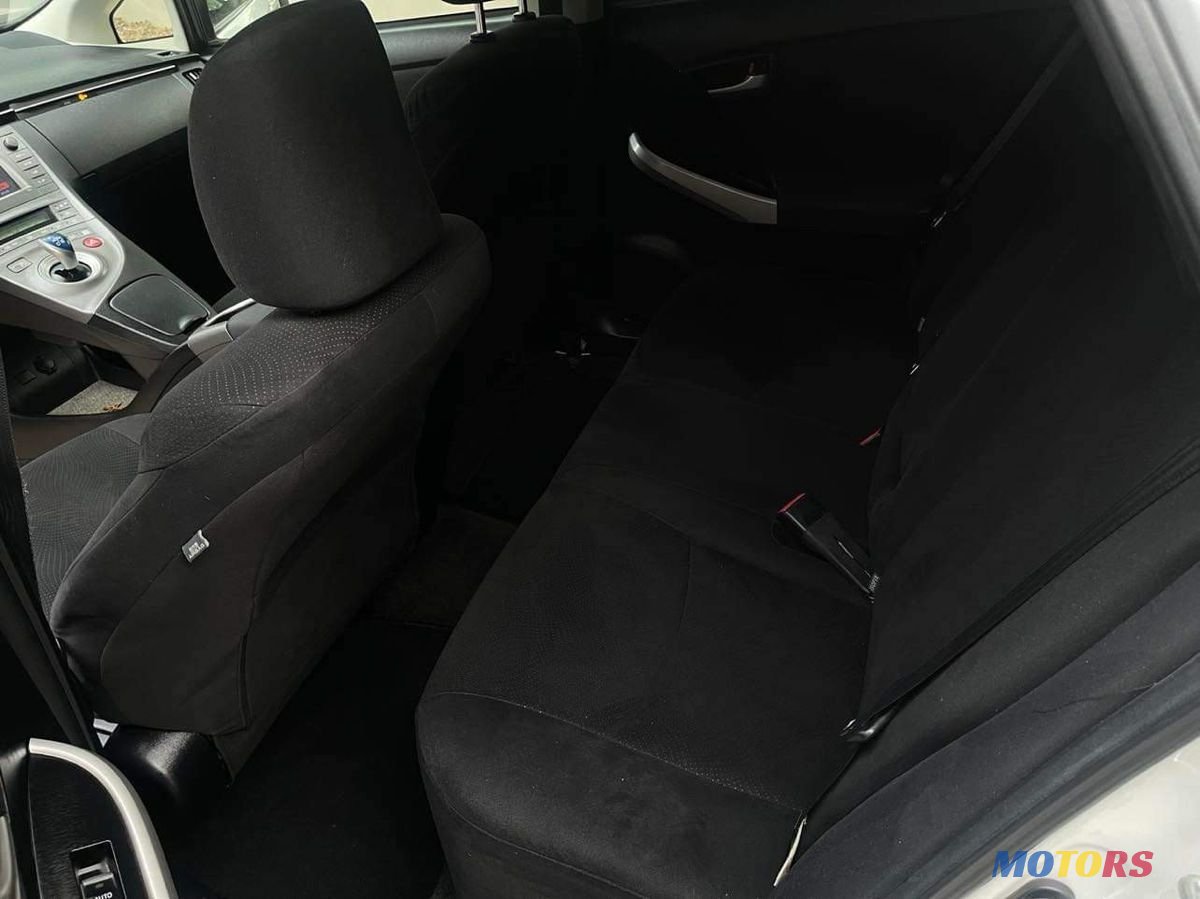 2013' Toyota Prius photo #6