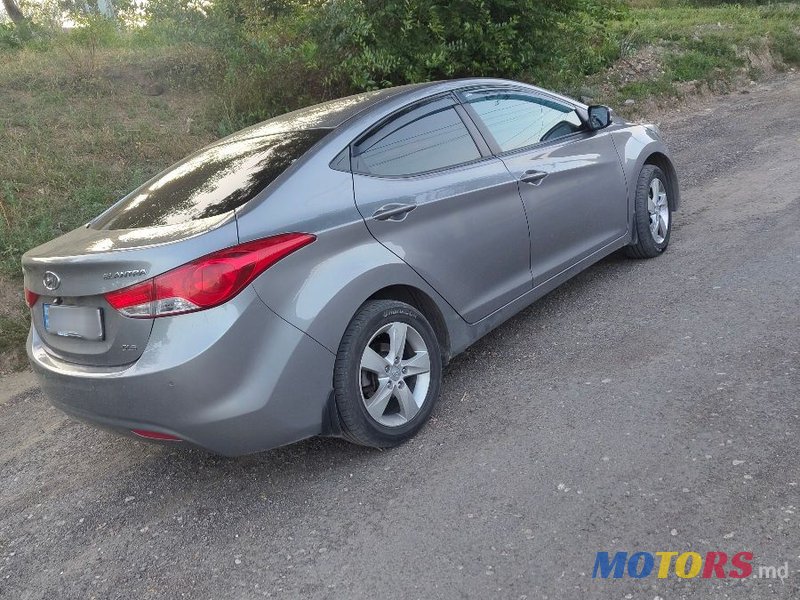 2012' Hyundai Elantra photo #3