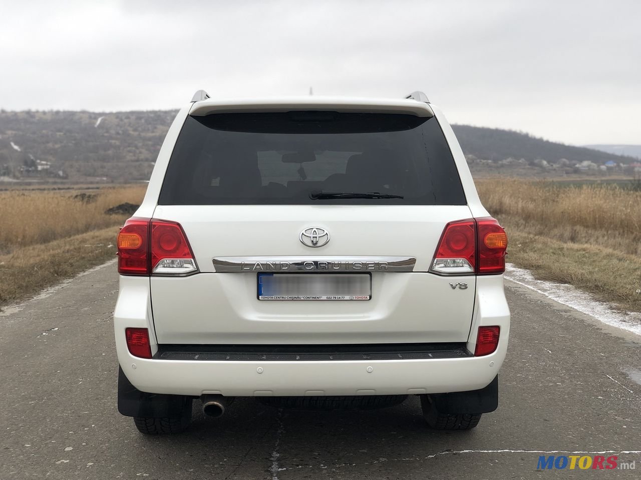 2014' Toyota Land Cruiser photo #6